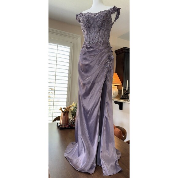 Ladivine by Cinderella Divine Lavender Off Shoulder Gown M Sequin Formal Dress - Picture 9 of 16
